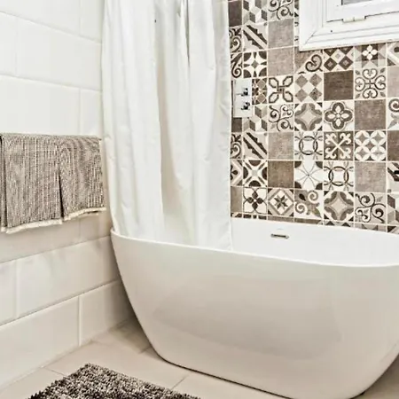 Gorgeous View & Sauna, Golf アデヘ